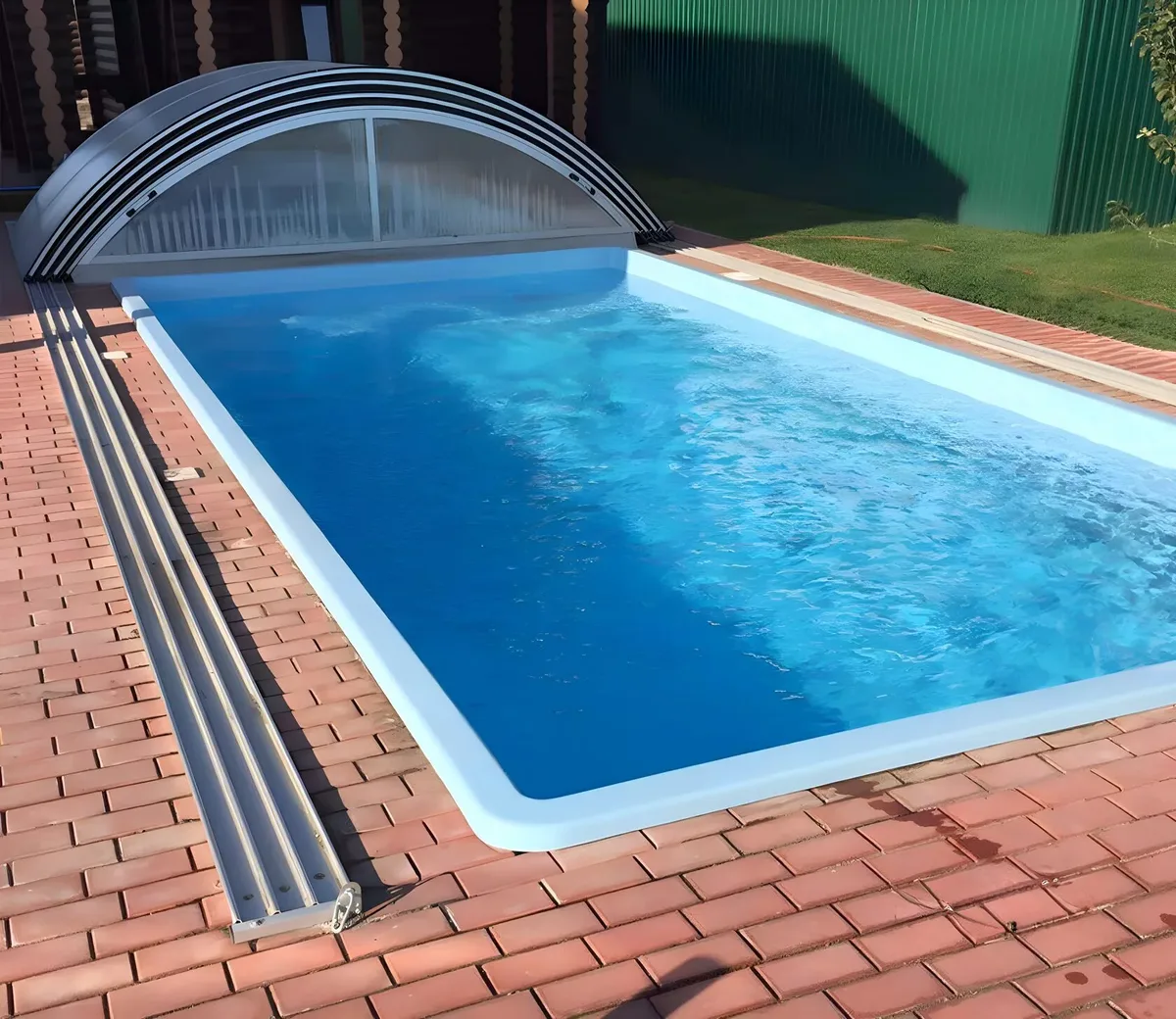 Laguna 7 — вечернее освещение в Сургуте